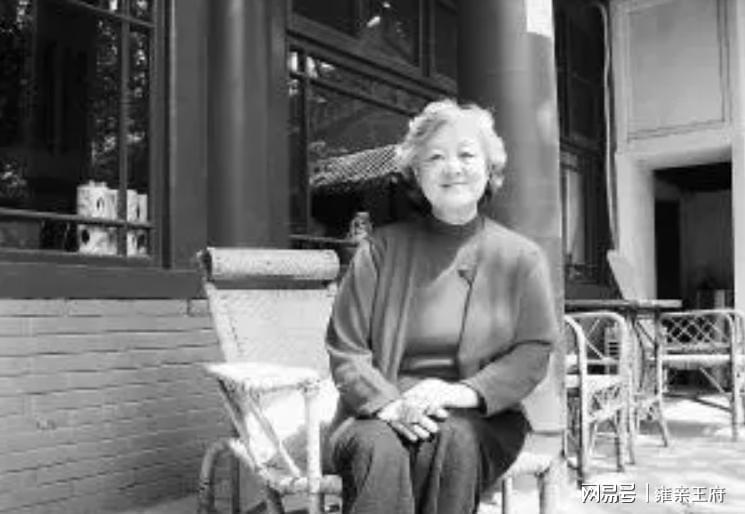 旺财28官方网站-08年章含之逝世,临终前留下遗言,洪晃因何说:妈妈是个聪明人?